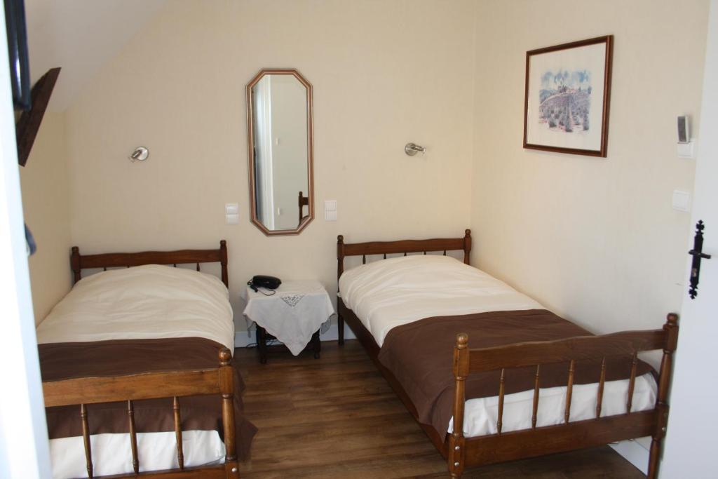 Auberge De Saint Julien Aux Bois Room photo